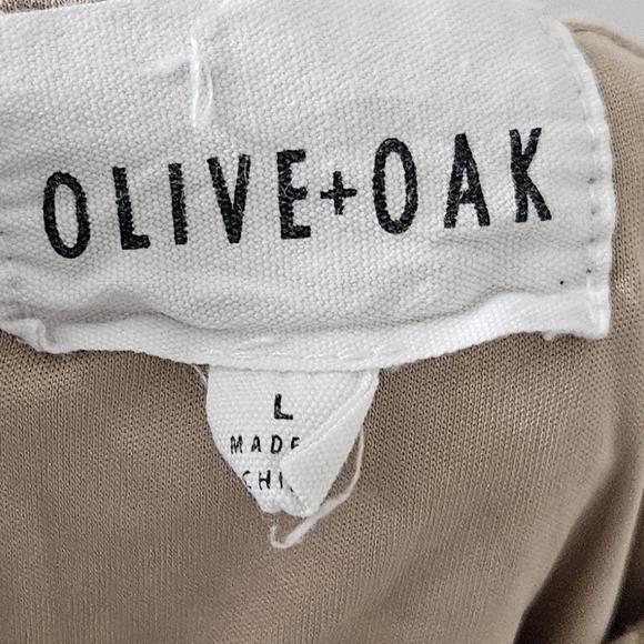 Olive & Oak Beige Top with White Brand Label - Picture 3 of 5